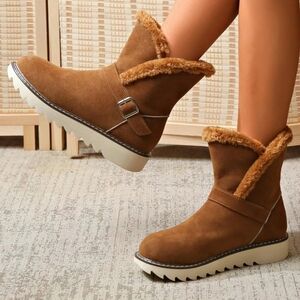 NIP Cozy Brown Ankle Boots